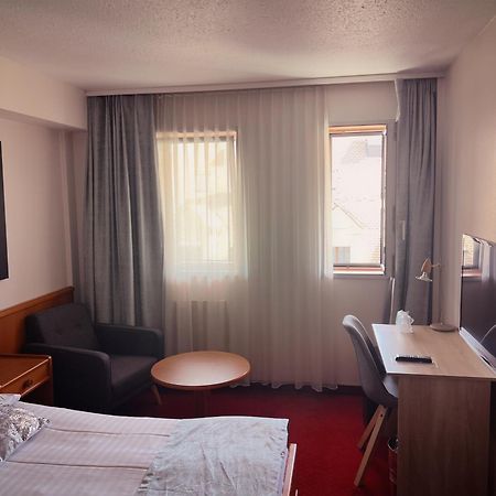 Hotel Des Trois Rois Le Locle Ngoại thất bức ảnh