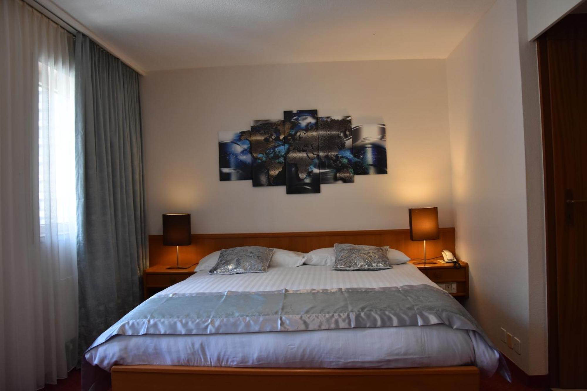 Hotel Des Trois Rois Le Locle Ngoại thất bức ảnh