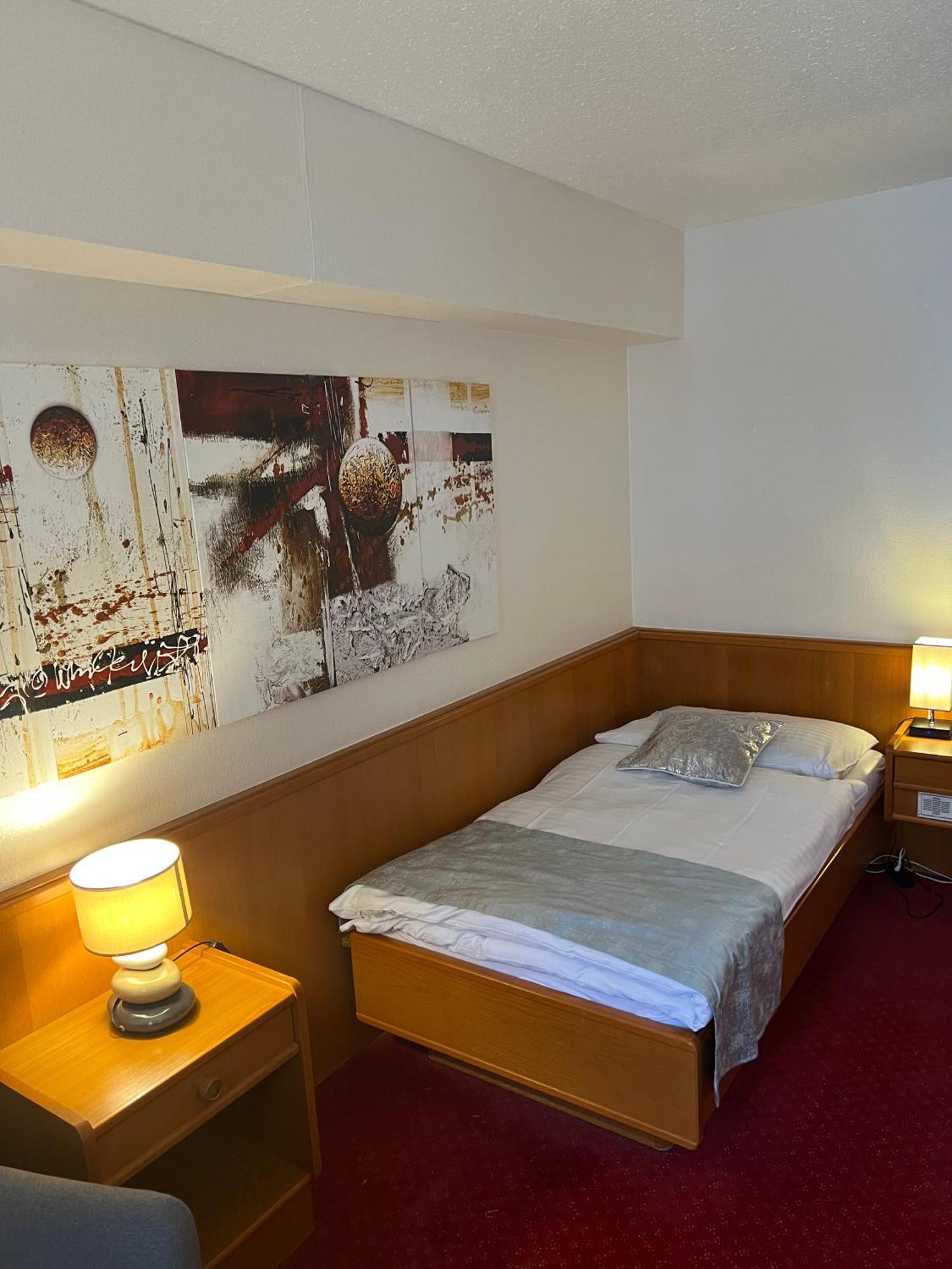 Hotel Des Trois Rois Le Locle Ngoại thất bức ảnh