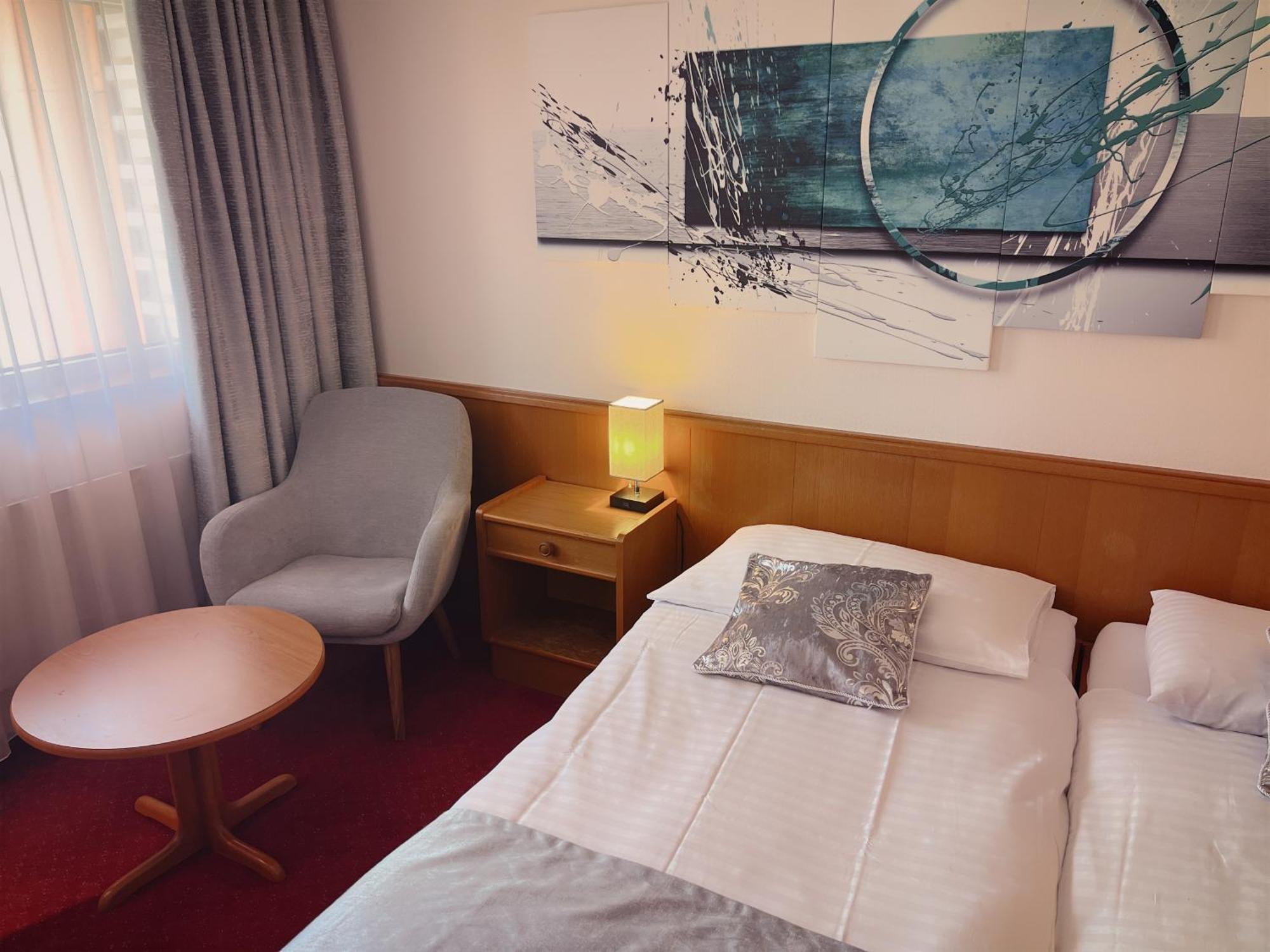 Hotel Des Trois Rois Le Locle Ngoại thất bức ảnh