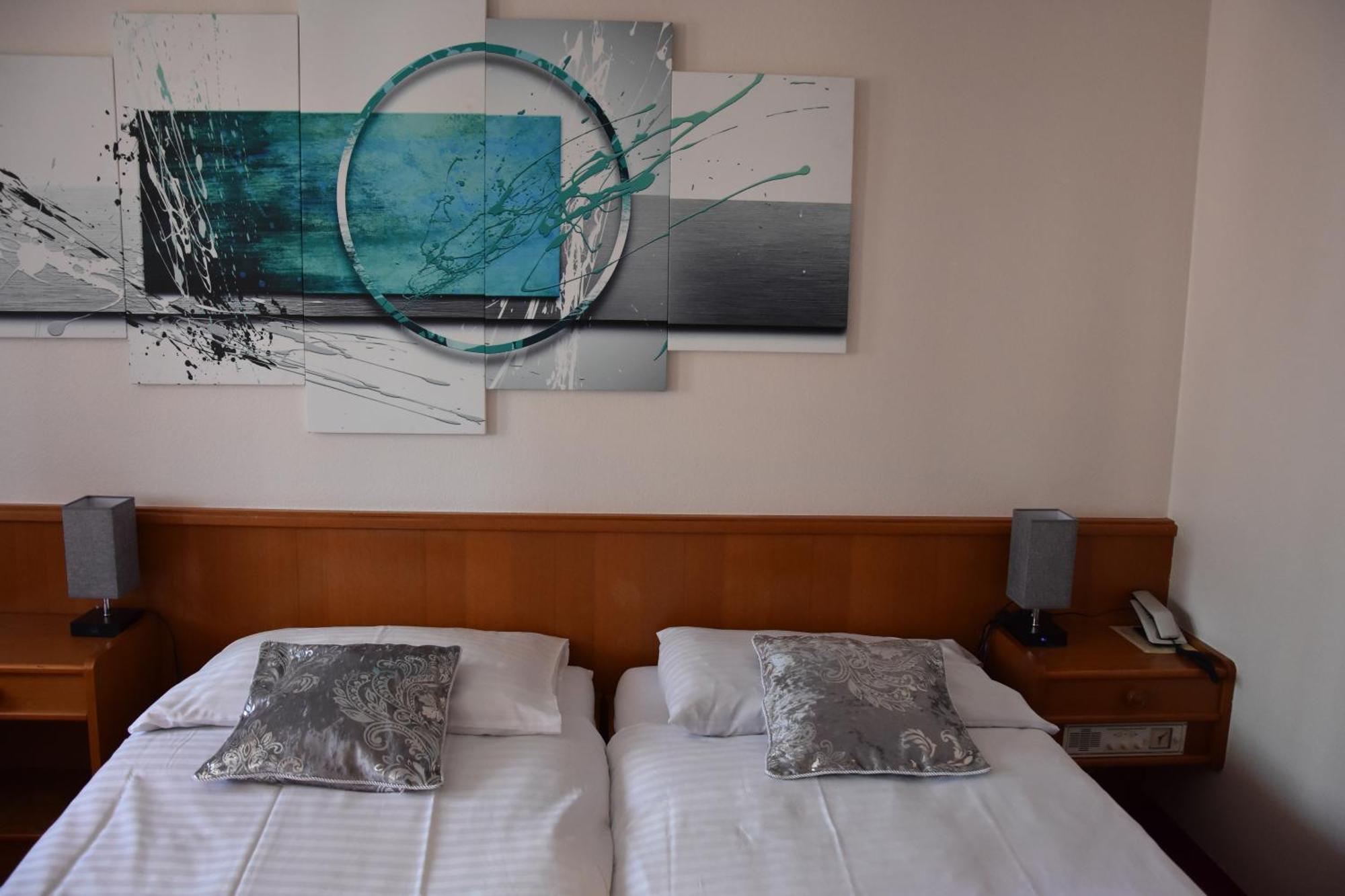 Hotel Des Trois Rois Le Locle Ngoại thất bức ảnh