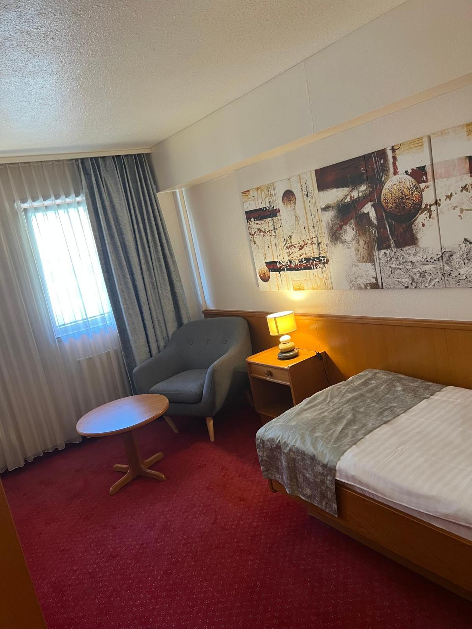 Hotel Des Trois Rois Le Locle Ngoại thất bức ảnh