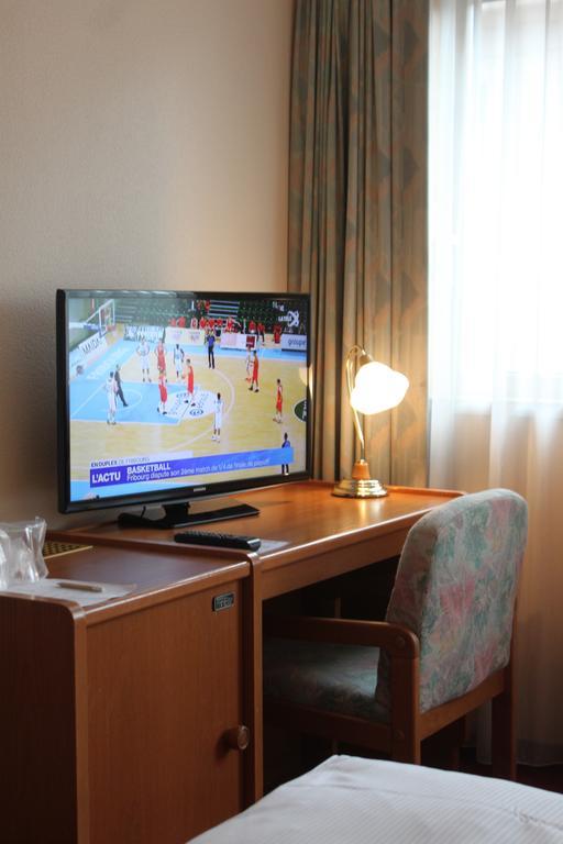 Hotel Des Trois Rois Le Locle Ngoại thất bức ảnh